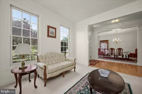 Living - 806 Lindsey Manor Ln, Silver Spring, MD 20905 photo 3 of 7