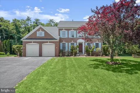 Exterior - 806 Lindsey Manor Ln, Silver Spring, MD 20905 photo 13 of 15