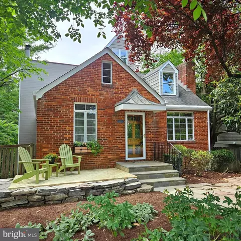 6424 Ridge Dr, Bethesda, MD 20816