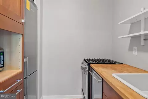 Kitchen - 1900 Lyttonsville Rd #419, Silver Spring, MD 20910 photo 2 of 2