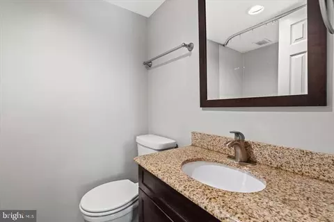 Bath - 1900 Lyttonsville Rd #419, Silver Spring, MD 20910 photo 1 of 1