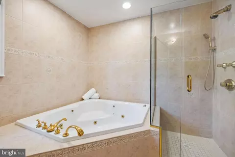 7903 Declaration Ln, Potomac, MD 20854 photo 13