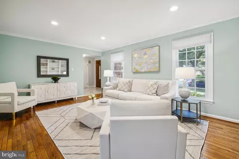 7903 Declaration Ln, Potomac, MD 20854 photo 4