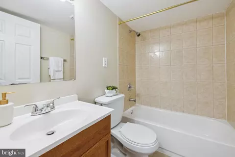 7903 Declaration Ln, Potomac, MD 20854 photo 24