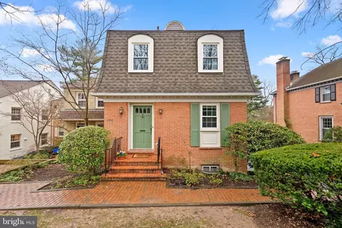 4933 Crescent St #C-15, Bethesda, MD 20816