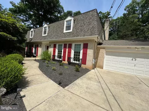 11148 Powder Horn Dr, Potomac, MD 20854