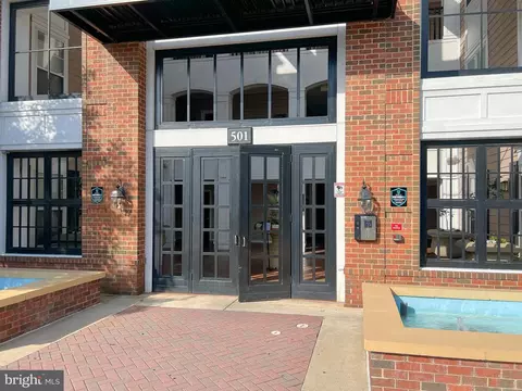 501 Hungerford Dr #119, Rockville, MD 20850