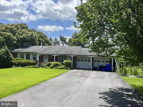 17417 Park Mill Dr, Derwood, MD 20855