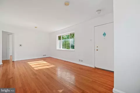 11007 Bucknell Dr, Silver Spring, MD 20902 photo 4