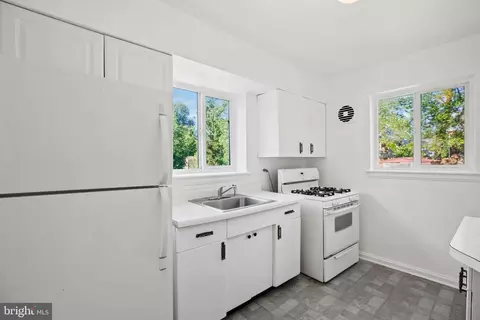 11007 Bucknell Dr, Silver Spring, MD 20902 photo 9