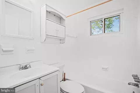 11007 Bucknell Dr, Silver Spring, MD 20902 photo 18