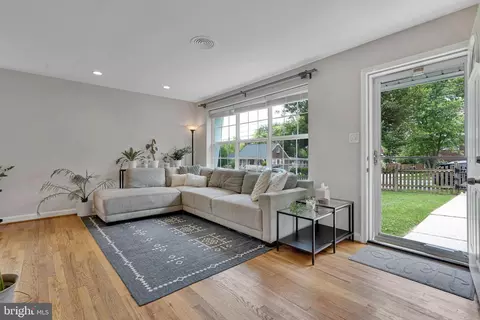 2411 Darrow St, Silver Spring, MD 20902 photo 8