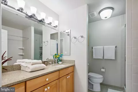 Bath - 2216 Hidden Valley Ln, Silver Spring, MD 20904 photo 2 of 6