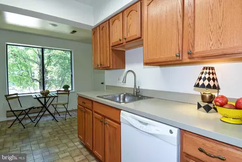 15320 Pine Orchard Dr #83-2D, Silver Spring, MD 20906 photo 8