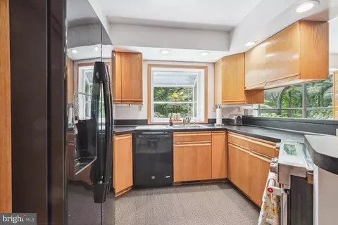 12321 Loft Ln, Silver Spring, MD 20904 photo 17