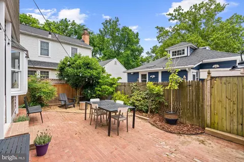 Exterior - 12 Wellesley Cir, Glen Echo, MD 20812 photo 8 of 11