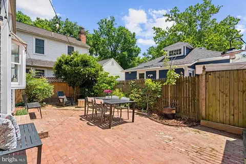 Exterior - 12 Wellesley Cir, Glen Echo, MD 20812 photo 6 of 11