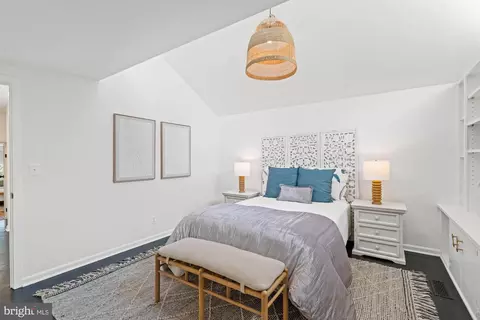 Bedroom - 12 Wellesley Cir, Glen Echo, MD 20812 photo 3 of 10