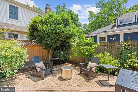 Exterior - 12 Wellesley Cir, Glen Echo, MD 20812 photo 3 of 11
