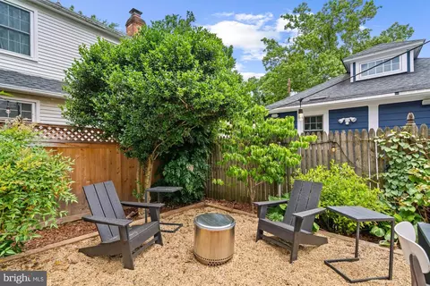 Exterior - 12 Wellesley Cir, Glen Echo, MD 20812 photo 2 of 11