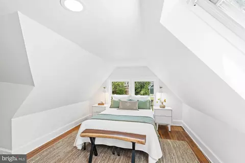 Bedroom - 12 Wellesley Cir, Glen Echo, MD 20812 photo 7 of 10