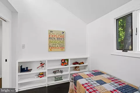 Bedroom - 12 Wellesley Cir, Glen Echo, MD 20812 photo 10 of 10