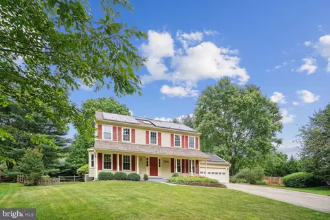 10824 Eberhardt Dr, Gaithersburg, MD 20879 photo 2