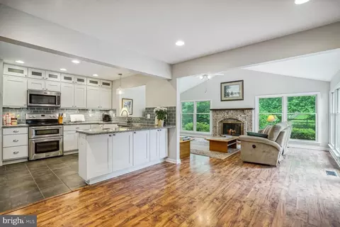 10824 Eberhardt Dr, Gaithersburg, MD 20879 photo 12