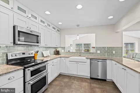 10824 Eberhardt Dr, Gaithersburg, MD 20879 photo 5