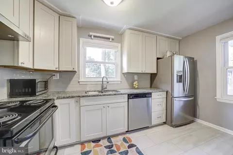 11436 Mapleview Dr, Silver Spring, MD 20902 photo 12