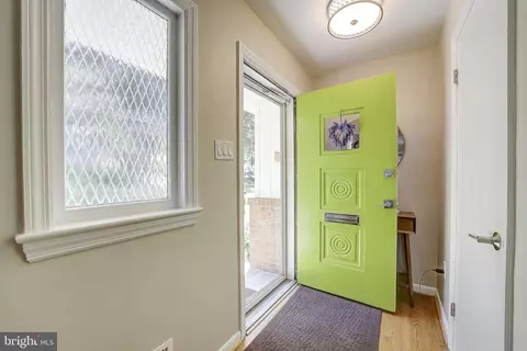 11436 Mapleview Dr, Silver Spring, MD 20902 photo 2
