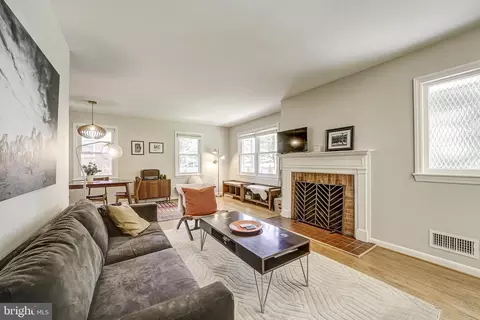 11436 Mapleview Dr, Silver Spring, MD 20902 photo 4