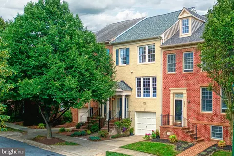 703 Rolling Fields Way, Rockville, MD 20850