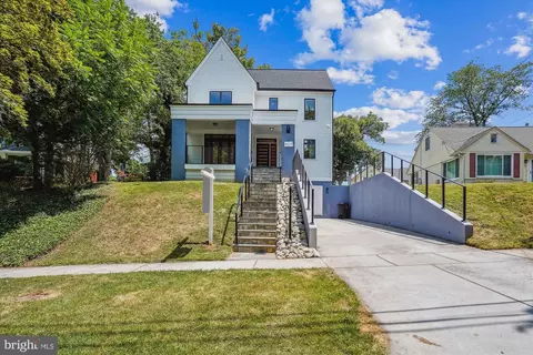 9317 Adelaide Dr, Bethesda, MD 20817