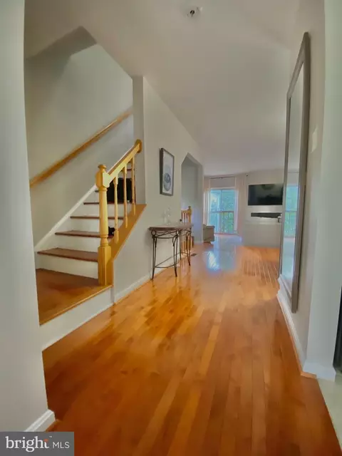 38 Hunters Gate Ct, Silver Spring, MD 20904 photo 9