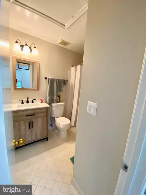 38 Hunters Gate Ct, Silver Spring, MD 20904 photo 12