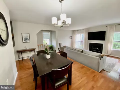 38 Hunters Gate Ct, Silver Spring, MD 20904 photo 5