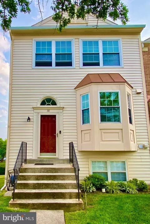 38 Hunters Gate Ct, Silver Spring, MD 20904
