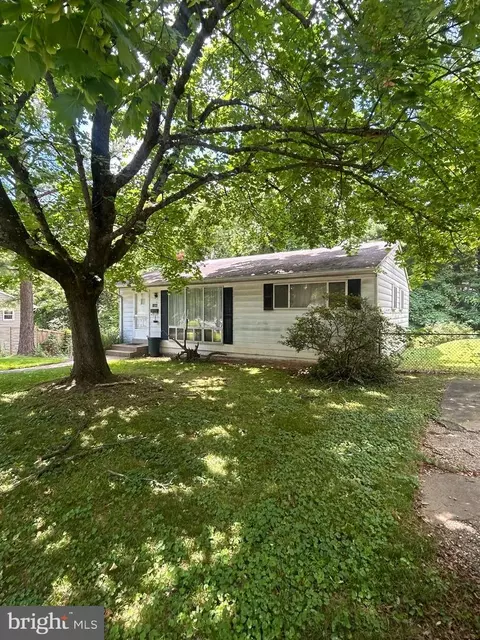 13126 Burlwood Dr, Rockville, MD 20853