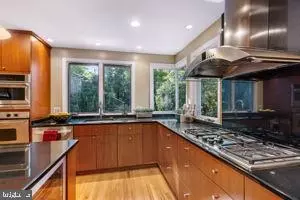 Kitchen - 9613 Brunett Ave, Silver Spring, MD 20901 photo 4 of 4