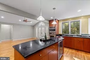 Kitchen - 9613 Brunett Ave, Silver Spring, MD 20901 photo 3 of 4