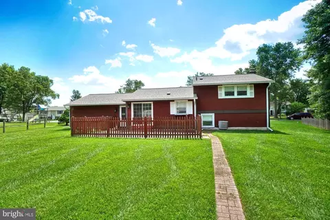19012 Dowden Cir, Poolesville, MD 20837 photo 11