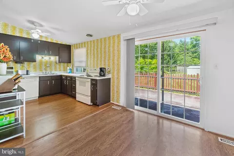 19012 Dowden Cir, Poolesville, MD 20837 photo 16