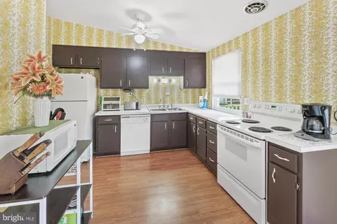 19012 Dowden Cir, Poolesville, MD 20837 photo 17