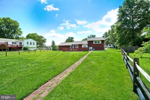 19012 Dowden Cir, Poolesville, MD 20837 photo 9