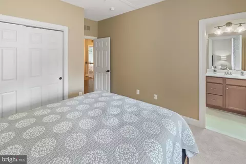 Bedroom - 19600 Lewis Orchard Ln, Poolesville, MD 20837 photo 11 of 11