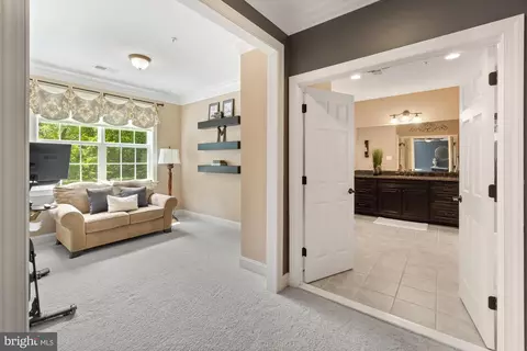 Entry Way - 19600 Lewis Orchard Ln, Poolesville, MD 20837 photo 12 of 16