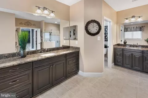 Entry Way - 19600 Lewis Orchard Ln, Poolesville, MD 20837 photo 13 of 16