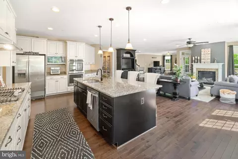 Kitchen - 19600 Lewis Orchard Ln, Poolesville, MD 20837 photo 1 of 1