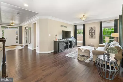 Entry Way - 19600 Lewis Orchard Ln, Poolesville, MD 20837 photo 3 of 16